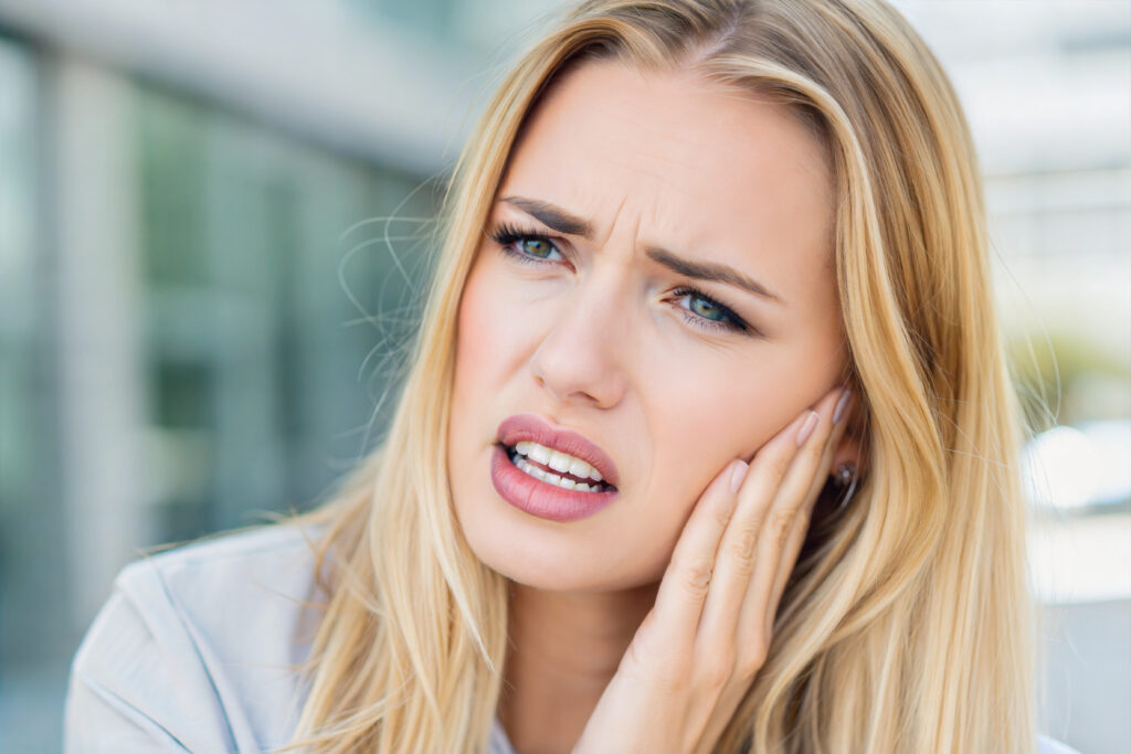 Woman with toothache